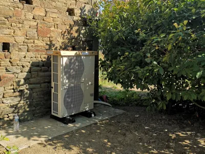 Unité extérieure de climatisation ou pompe à chaleur